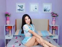 camgirl playing with sex toy LisaYein